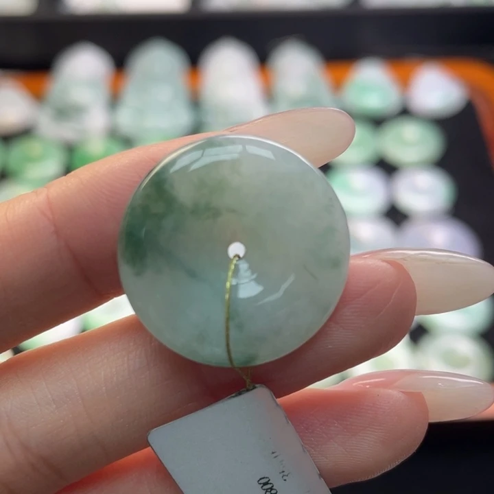 颈饰未镶嵌翡翠平安扣