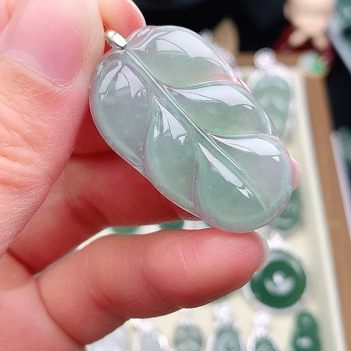 颈饰银S925镶嵌翡翠吊坠