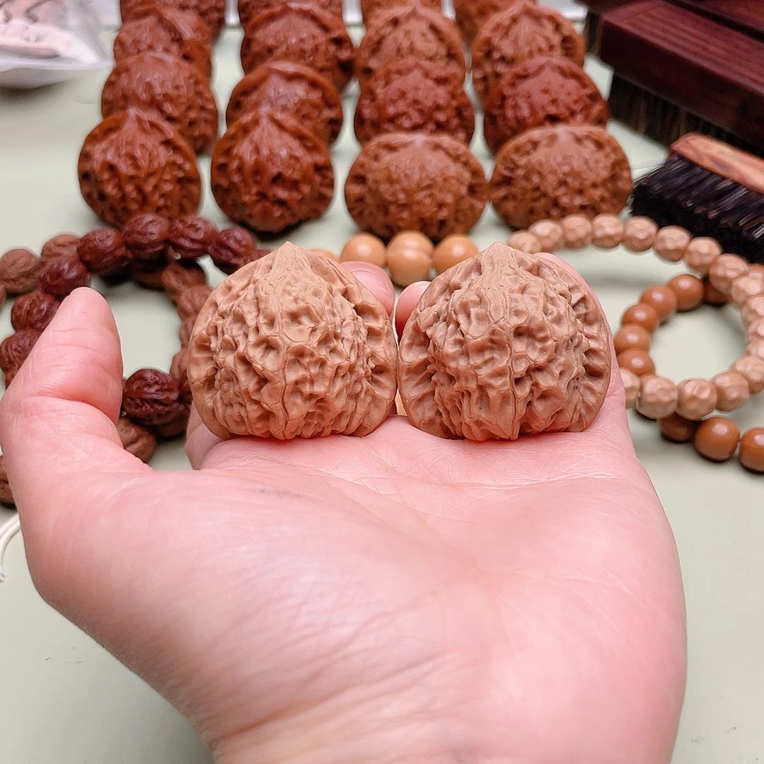 ****辰文玩核桃把件龙公子38/36/36