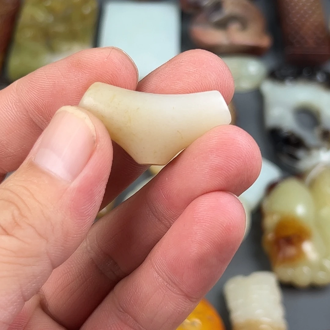 和田玉（糖玉）未镶嵌颈饰