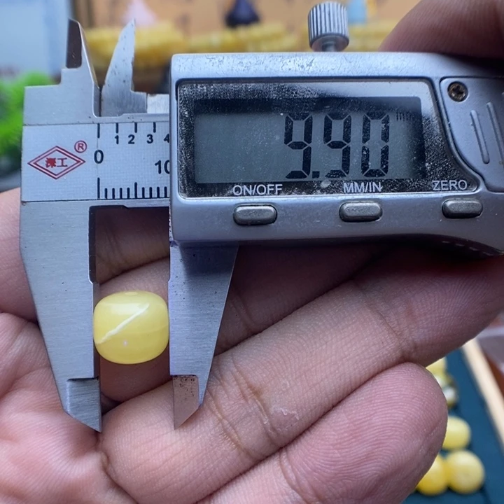 未镶嵌琥珀裸石23号9.9*8.8