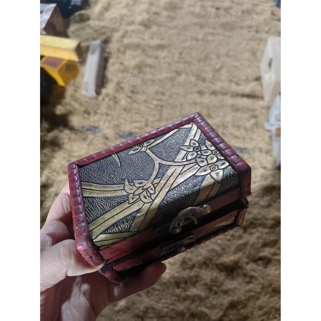 1个红色小盒子摆件链接