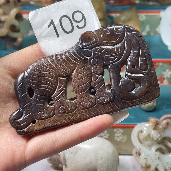 天***业和田玉（糖玉）未镶嵌挂件