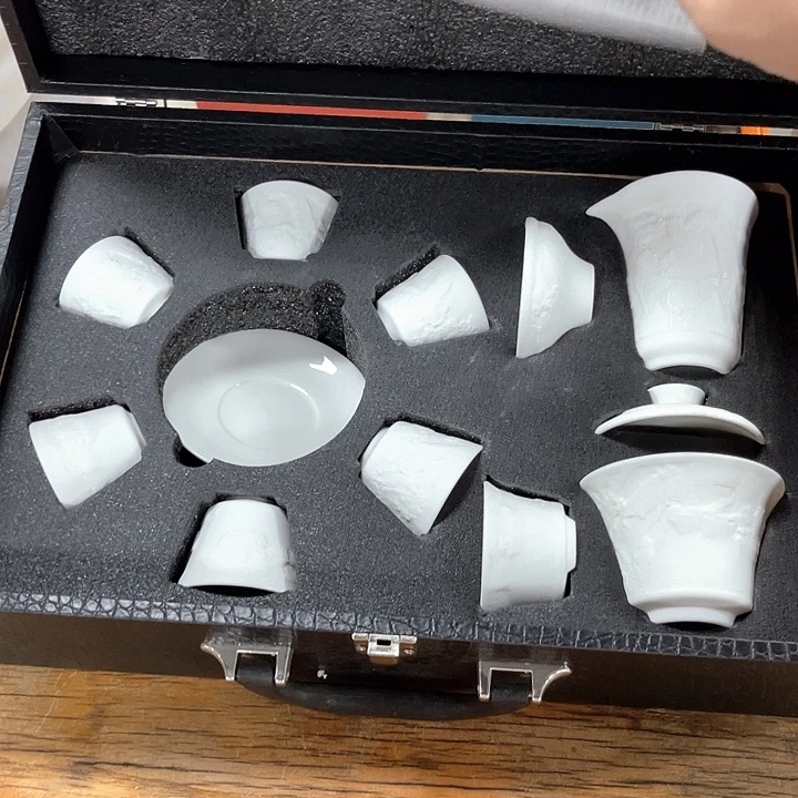 孤品茶具套装等。