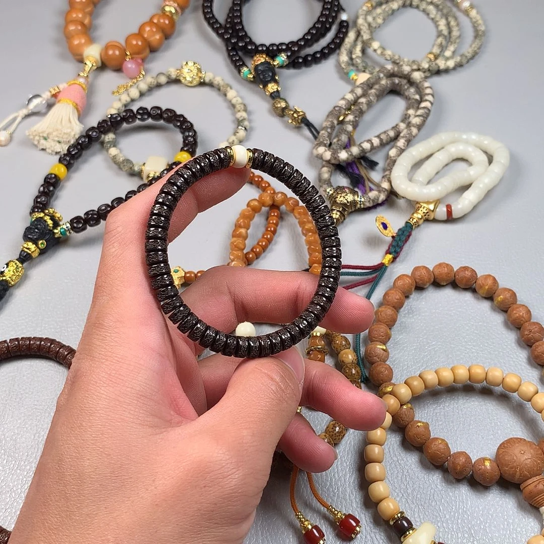 吊坠椰蒂。。。。。。。。。。