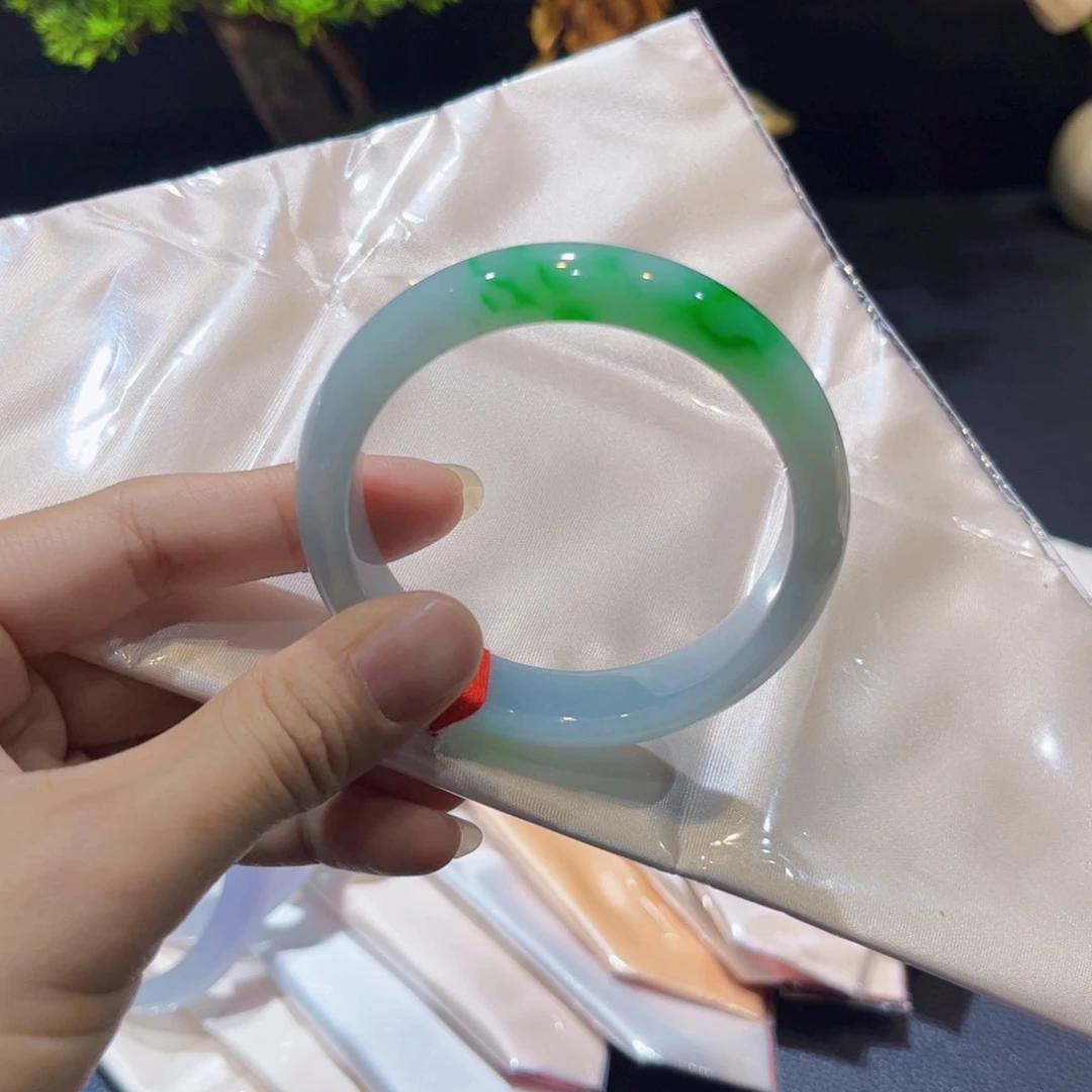 未镶嵌手镯翡翠54