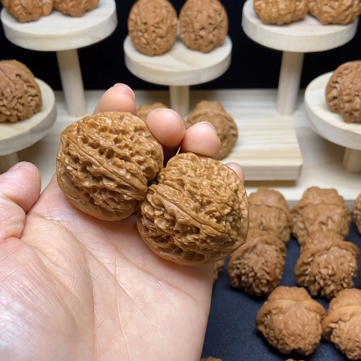 文玩核桃把件40凹底