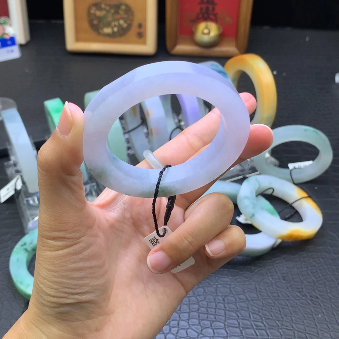 定制翡翠未镶嵌翡翠手镯