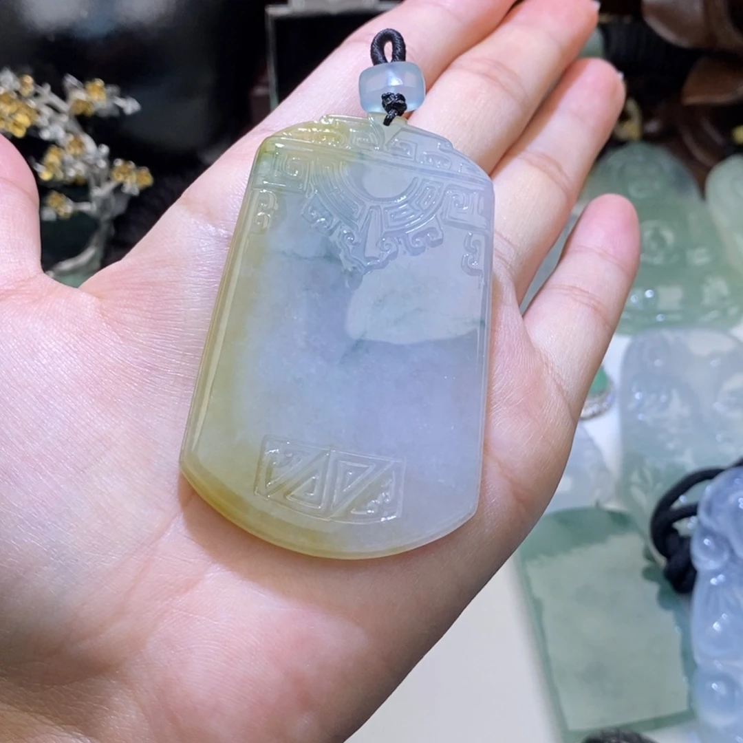 颈饰未镶嵌翡翠張*哥无事牌