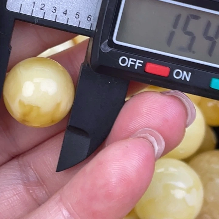 蜜蜡未镶嵌裸石160