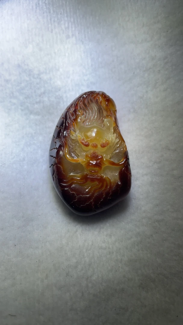 蜜蜡吊坠龙坠凶猛 霸气 皮色红润 尺寸49*30*21mm  克重16.0g