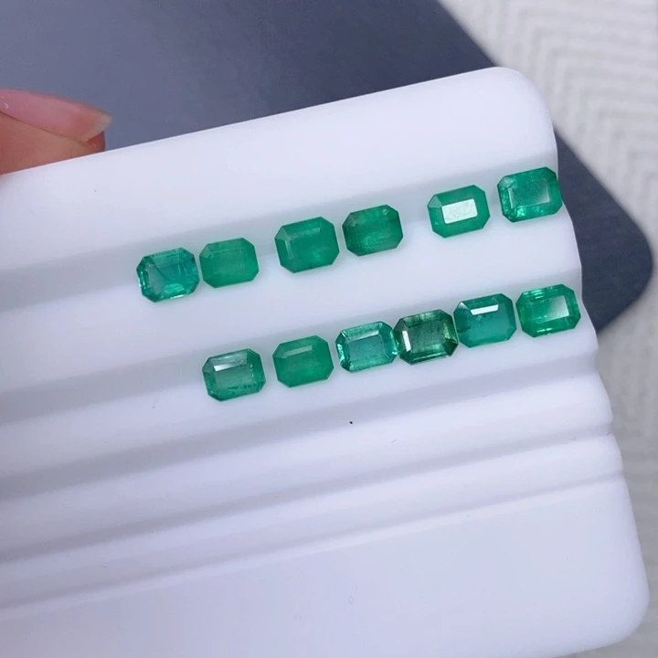 裸石未镶嵌祖母绿