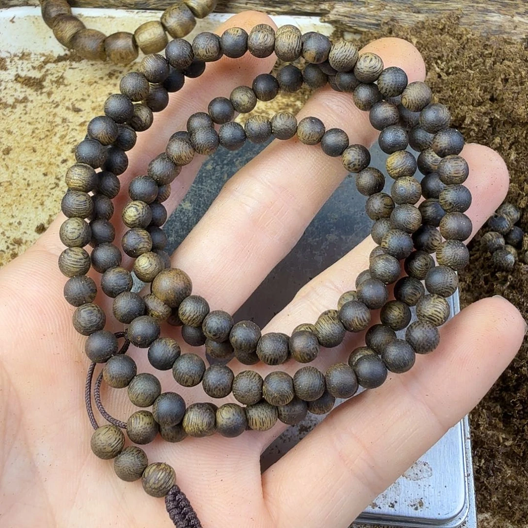 嗯***思沉香奇楠沉香碎屑圆珠0.5多圈10克➕