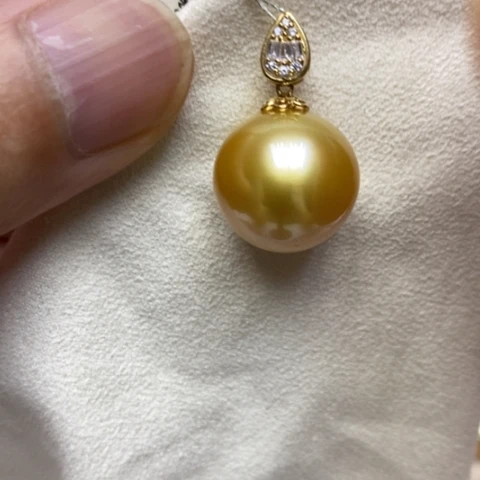 颈饰18K金镶嵌海水珍珠