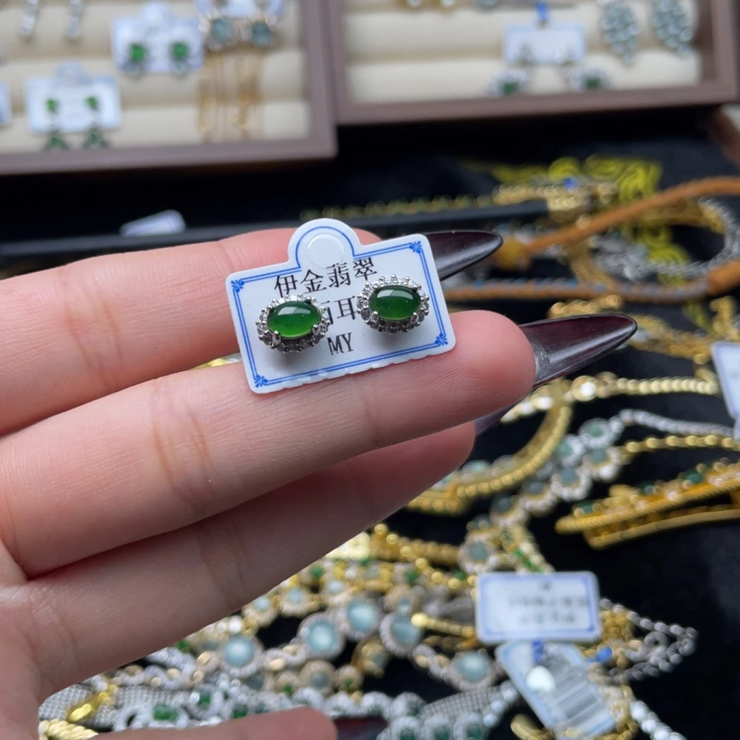 翡翠合金颈饰翡翠