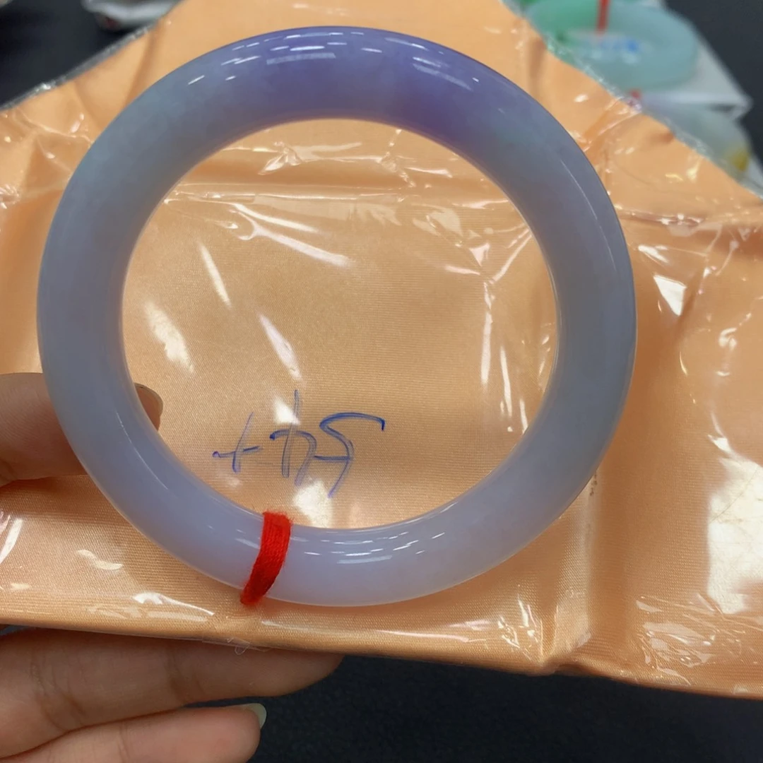 翡翠手镯未镶嵌翡翠