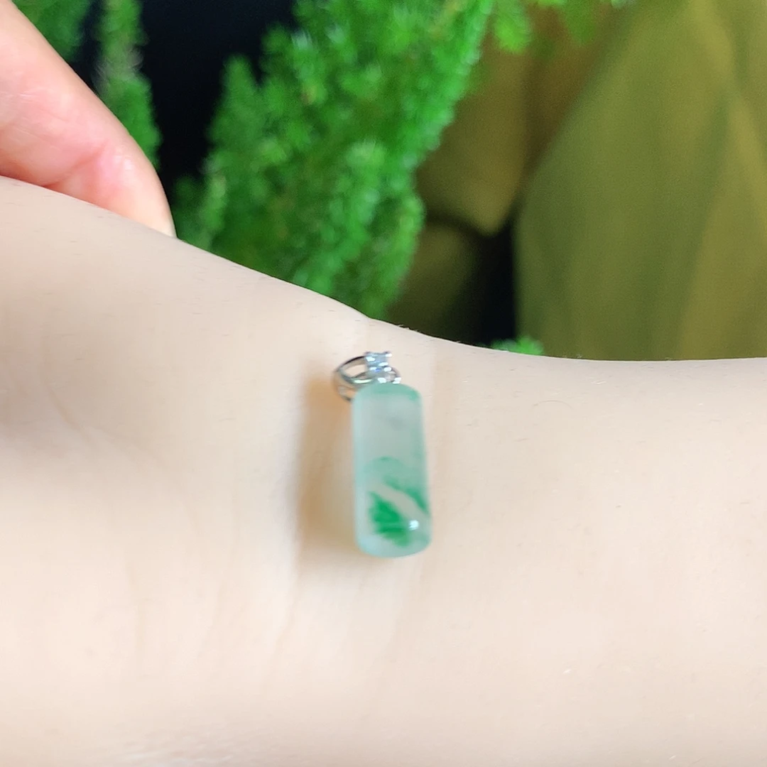 石英质玉未镶嵌吊坠