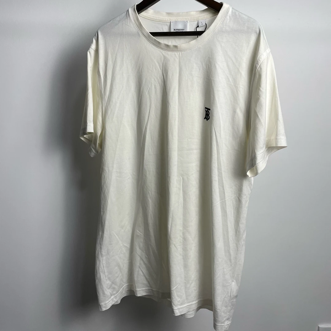 99新 BURBERRY/博柏利 （vd）纯白刺绣短袖 0429