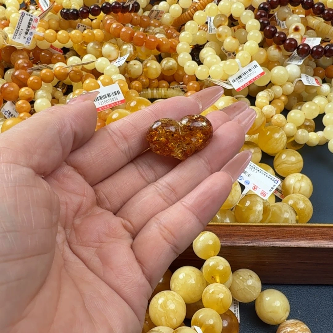 琥珀未镶嵌珠宝奇石