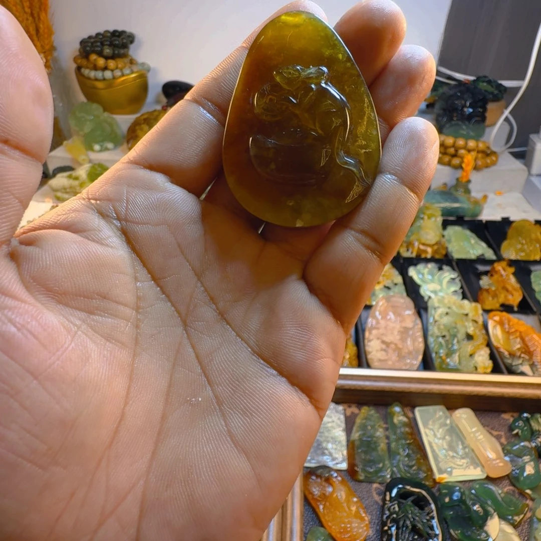 蛇纹石玉未镶嵌颈饰