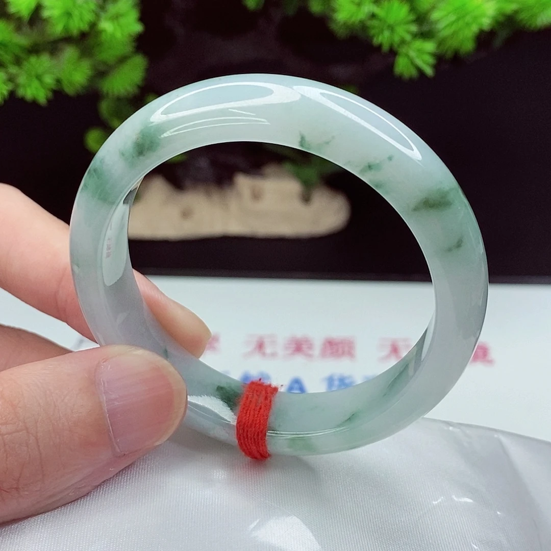翡翠未镶嵌手镯52.6圈