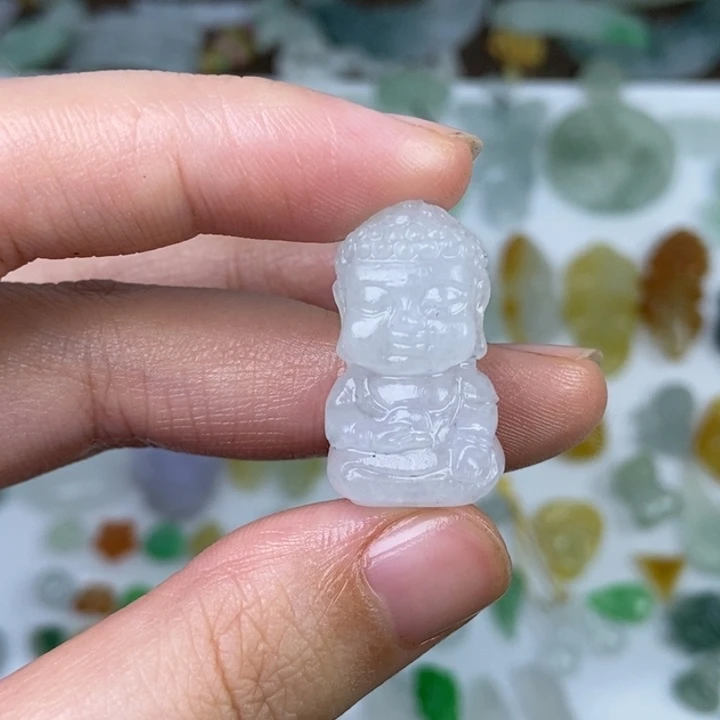 定制翡翠未镶嵌佛