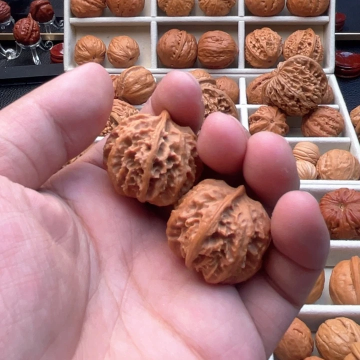 文玩核桃把件R***A血麒麟