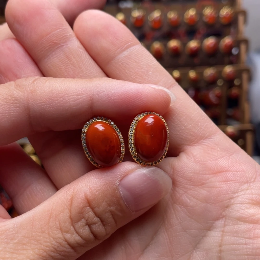 【闪购商品】银S925镶嵌大蛋面耳扣南红玛瑙『****』