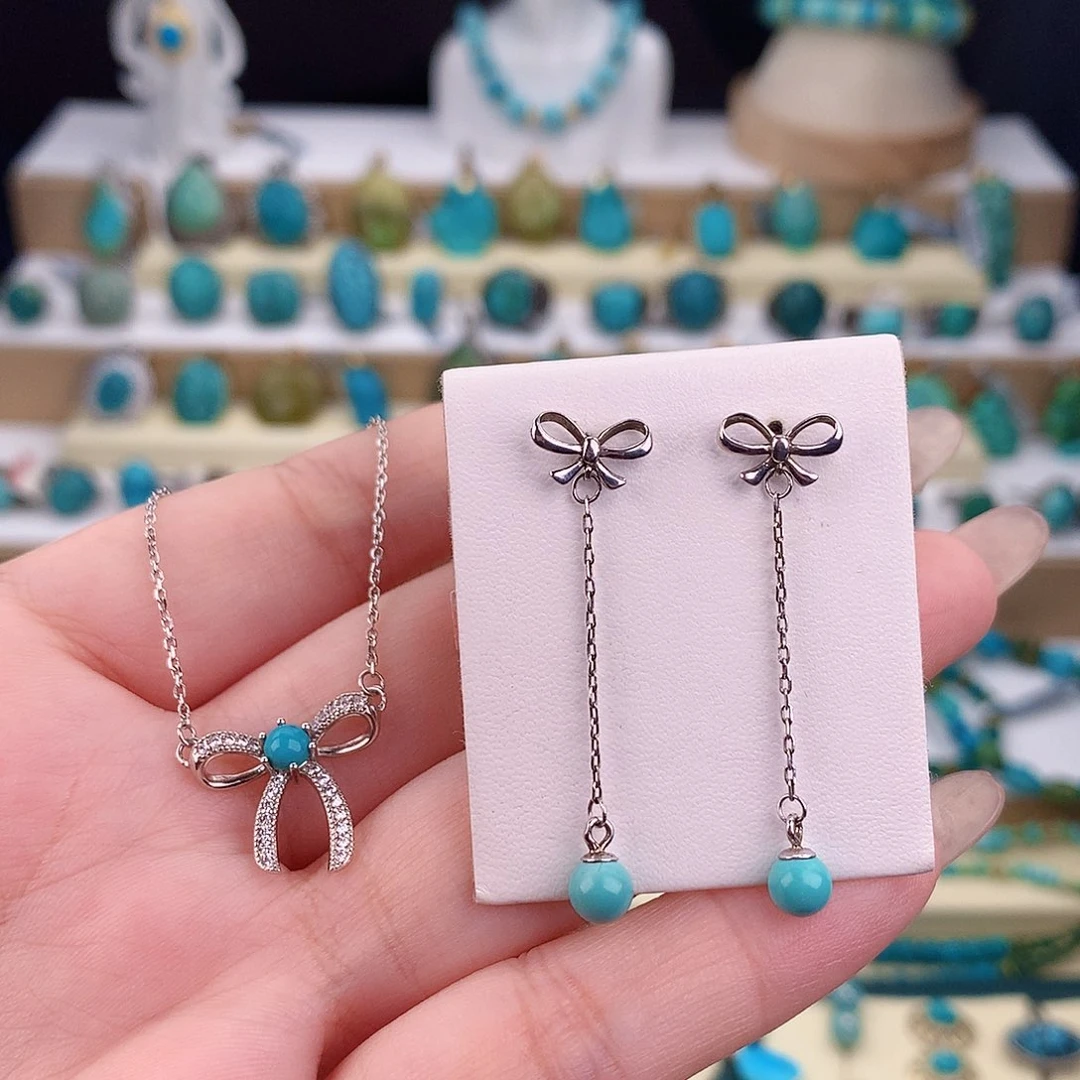 绿松石未镶嵌颈饰