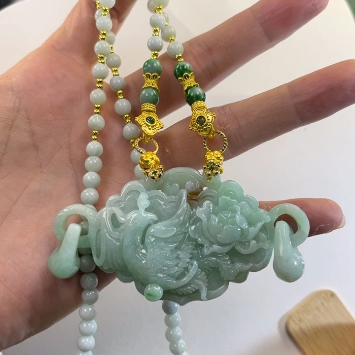 翡翠吊坠(赠链)未镶嵌代编织