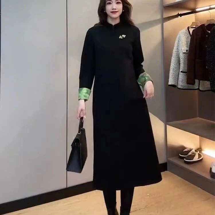 抖音款时尚圆领中长款连衣裙女2024春季新款气质妈妈装过膝长裙