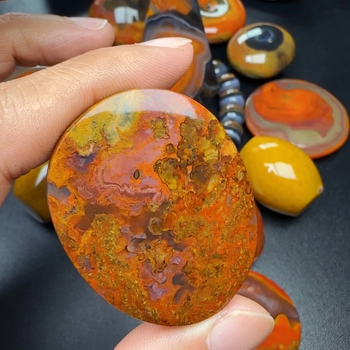 流***强玛瑙/玉髓未镶嵌原矿玛瑙项链牌子