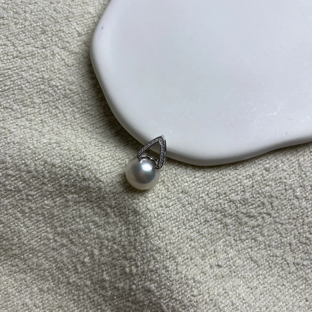 三角形吊坠 淡水珍珠（13-14）