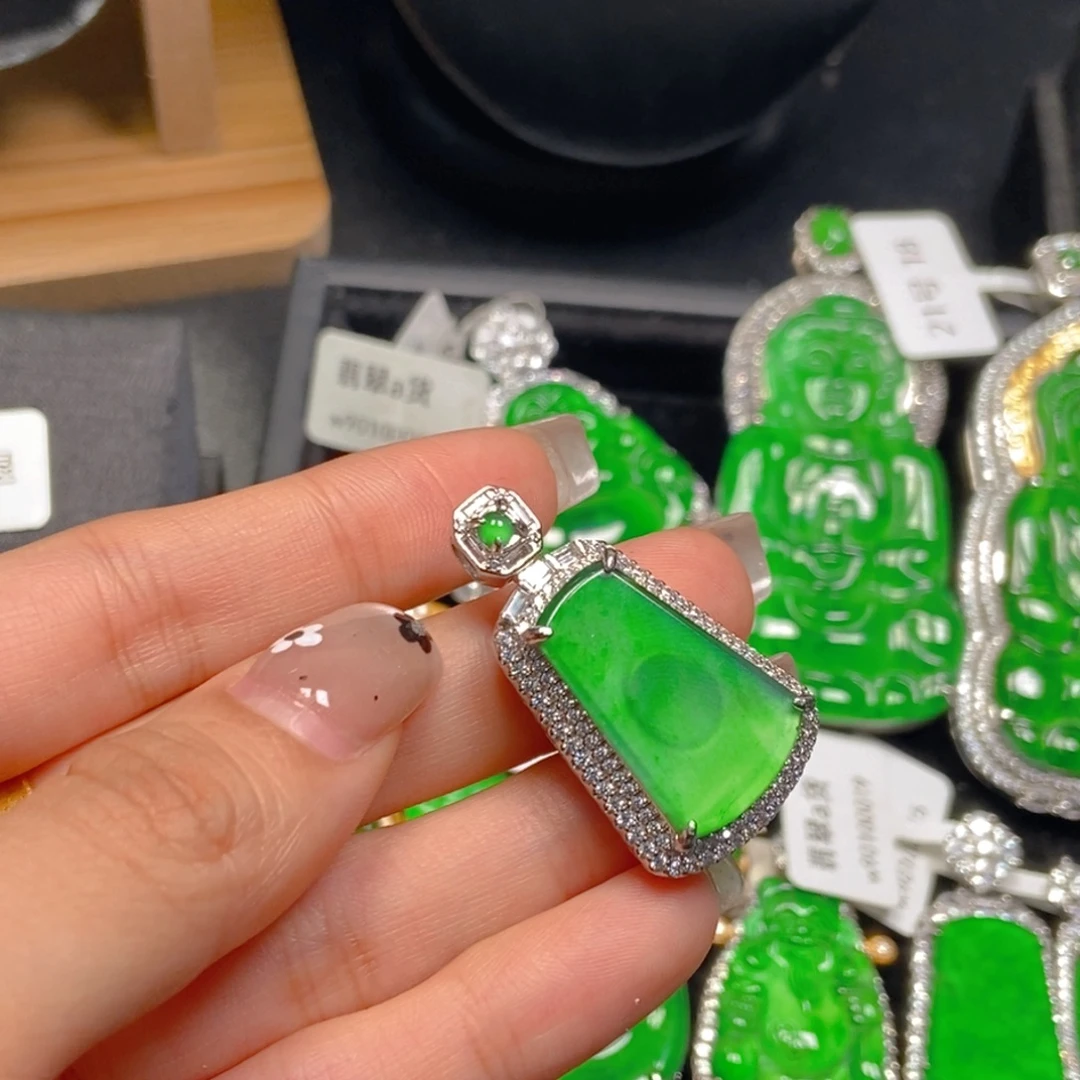 翡翠未镶嵌吊坠(不含链)