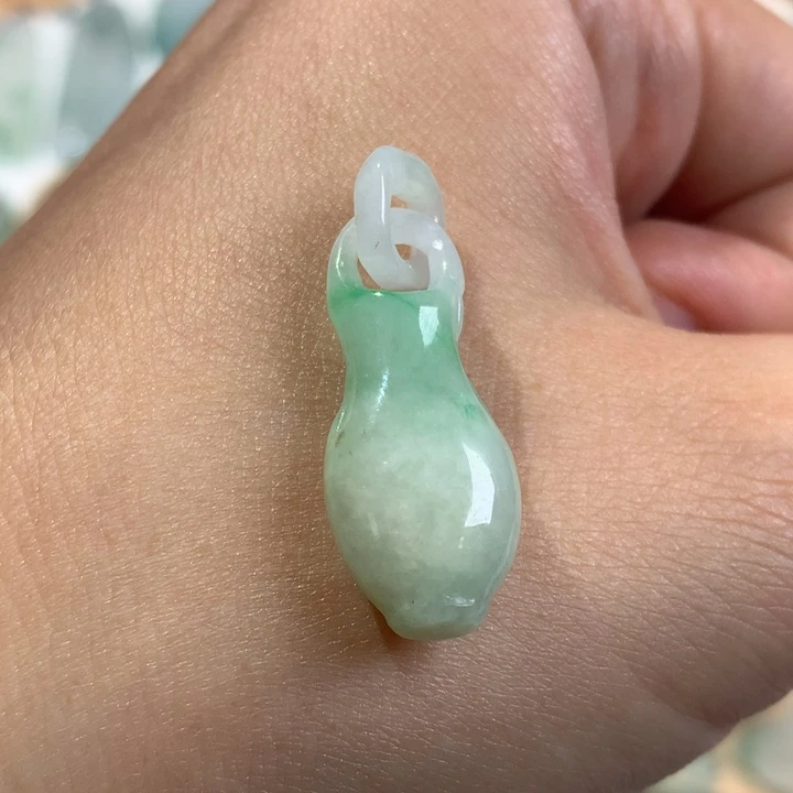 颈饰未镶嵌翡翠宝瓶