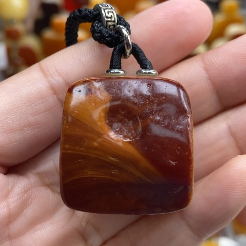 【闪购商品】琥珀颈饰未镶嵌