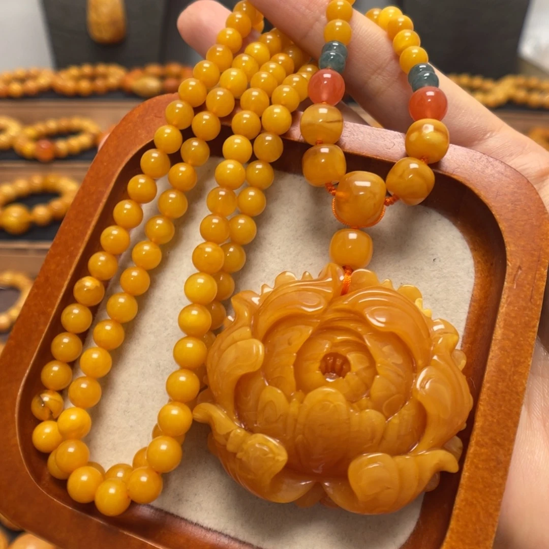 蜜蜡未镶嵌颈饰蜜蜡