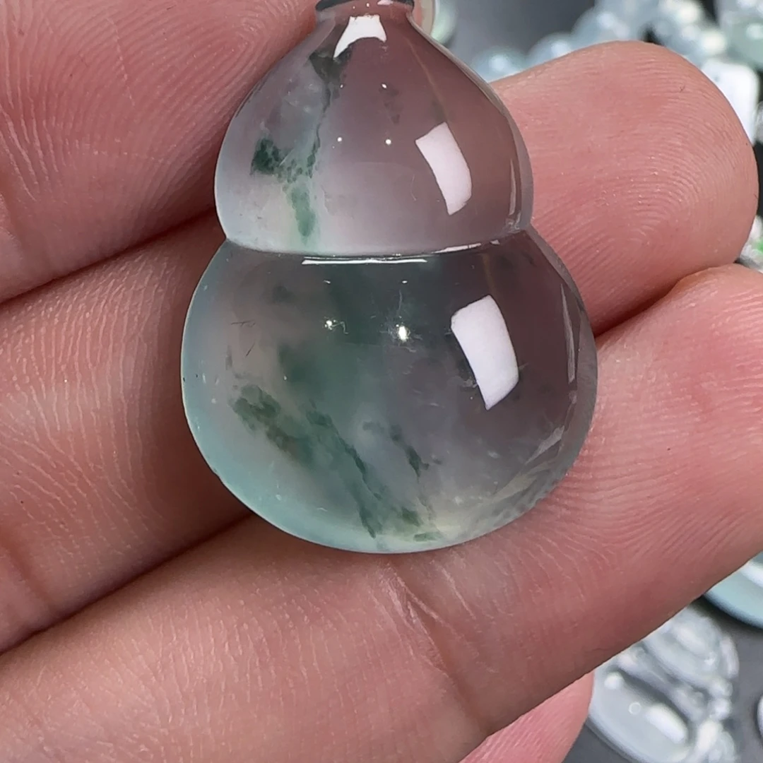 翡翠未镶嵌颈饰