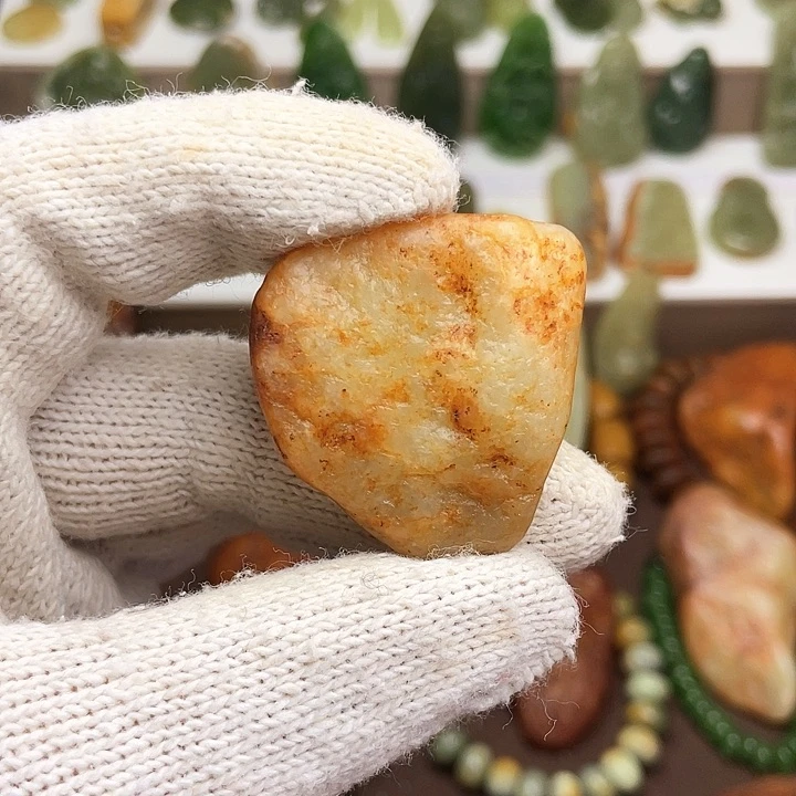 岫岩河磨玉（透闪石质玉）颈饰未镶嵌