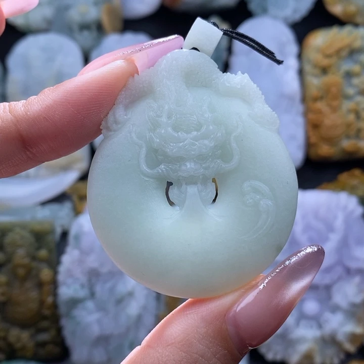 定制翡翠未镶嵌龙扣