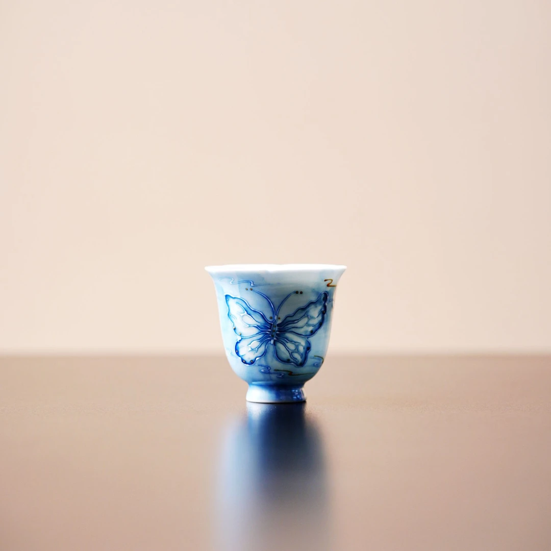 明知山志-有田烧-云纱幻蝶-素简高足茶杯（品牌黑盒）