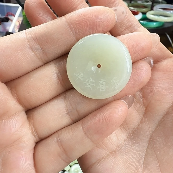 颈饰未镶嵌和田玉