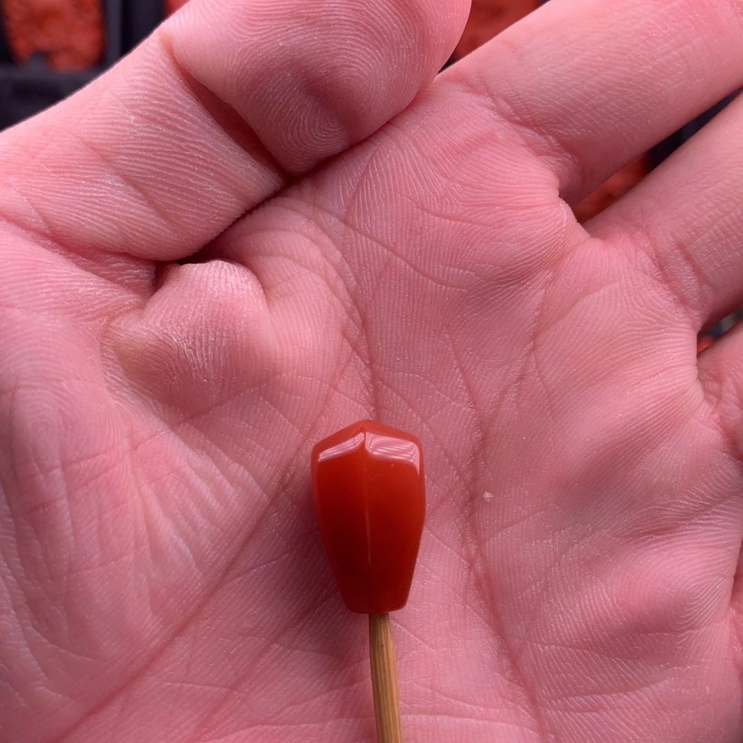 南红玛瑙鲨鱼背冰红三通11+未镶嵌