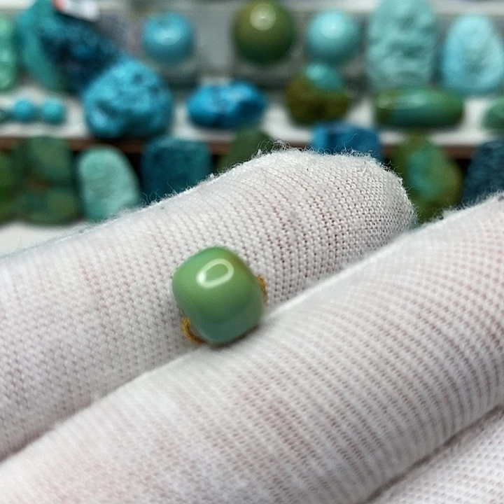 风***吹绿松石未镶嵌天然原矿 地大质检