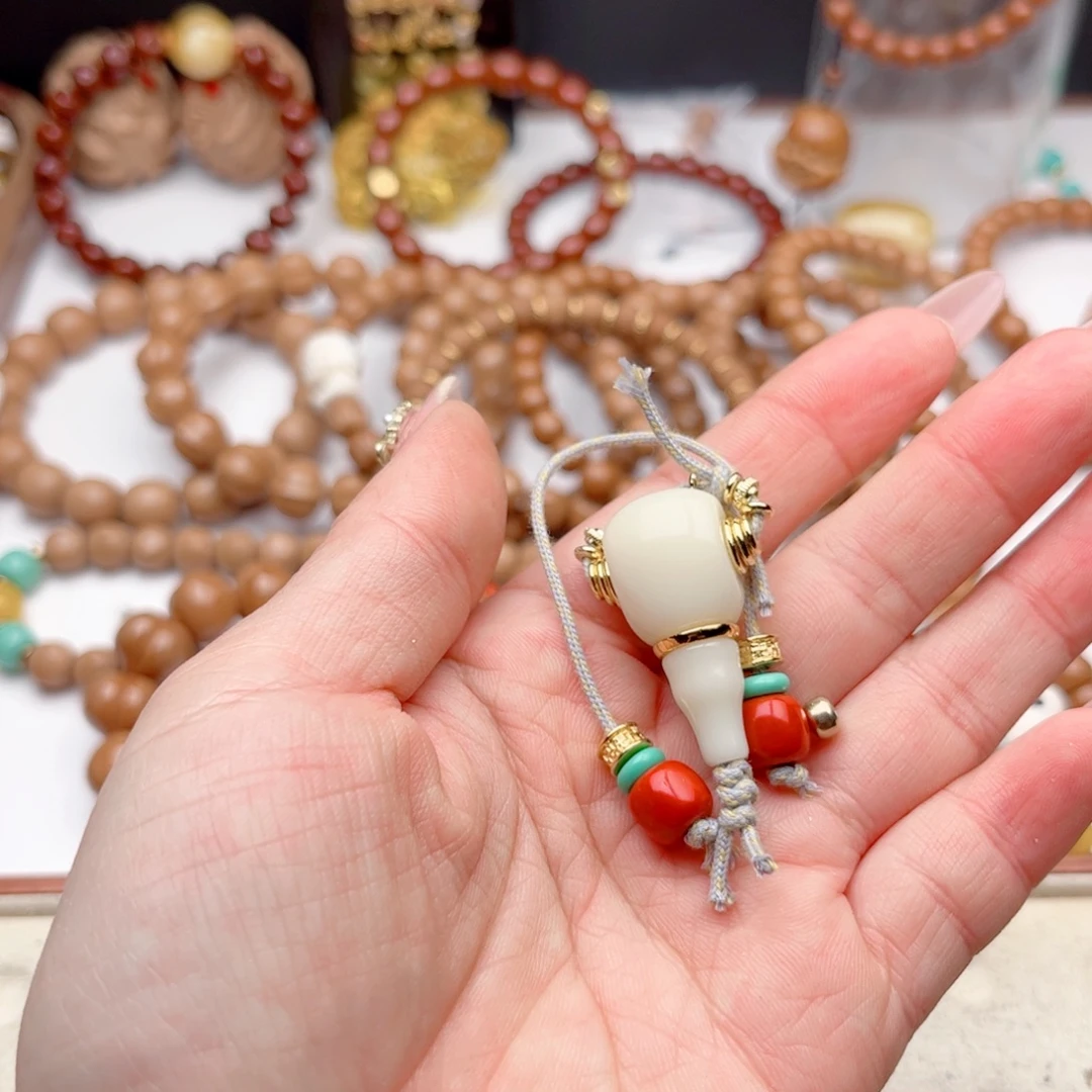 万****吊坠猴头核桃配饰