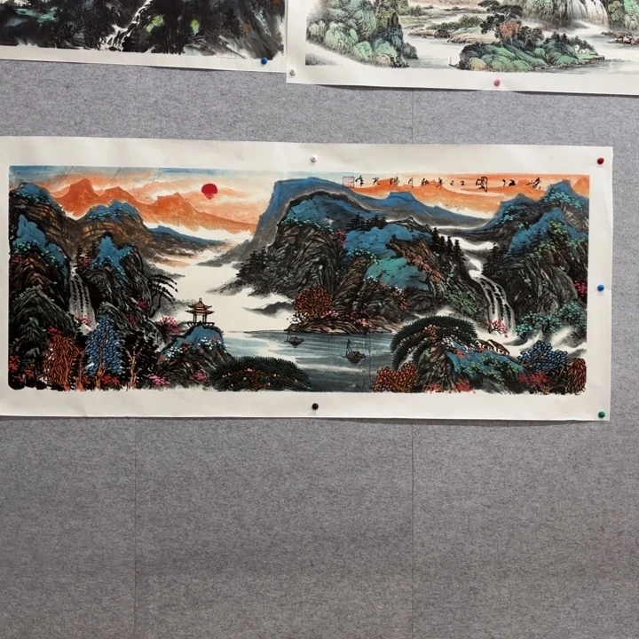 国画花鸟等图案为一体而