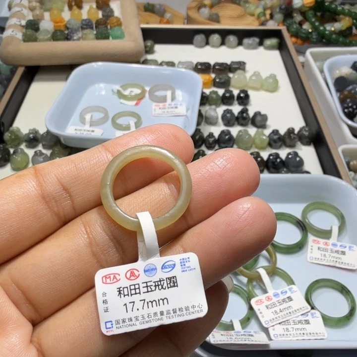 一***°和田玉未镶嵌珠宝奇石
