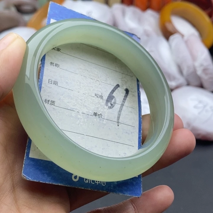 石英质玉未镶嵌手镯