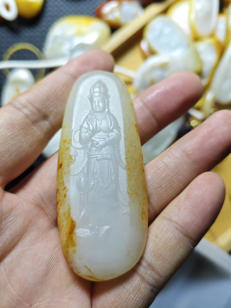 和田玉精品挂件站观音