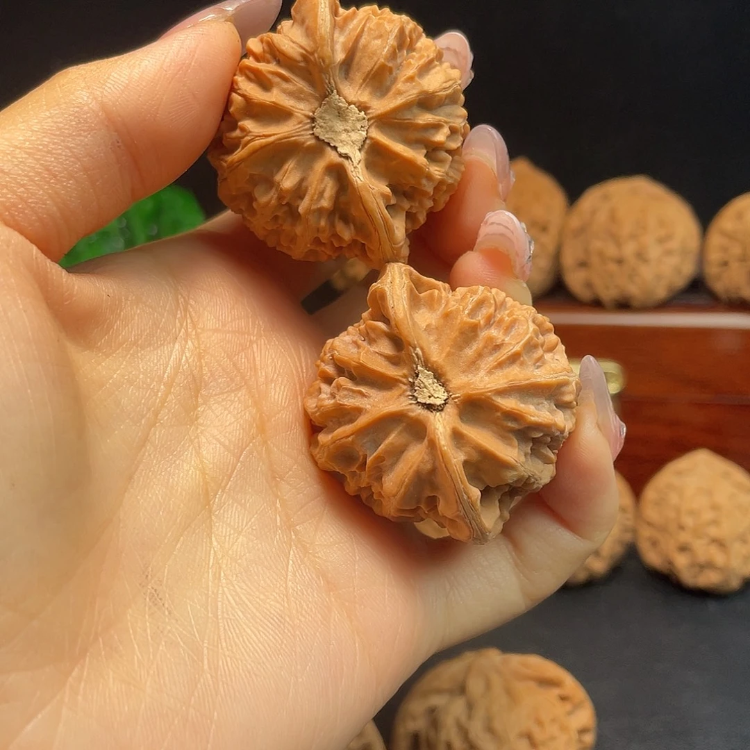 嗨***啊文玩核桃把件宫灯40尺